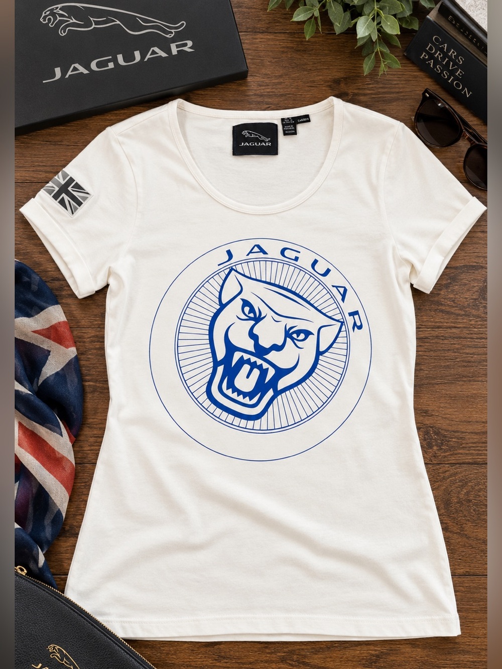 Jaguar Women’s Growler Graphic T-Shirt Union Jack White Blue US 10